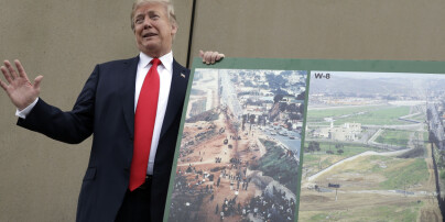 Trump at militæret skal punge ut for Mexico-muren